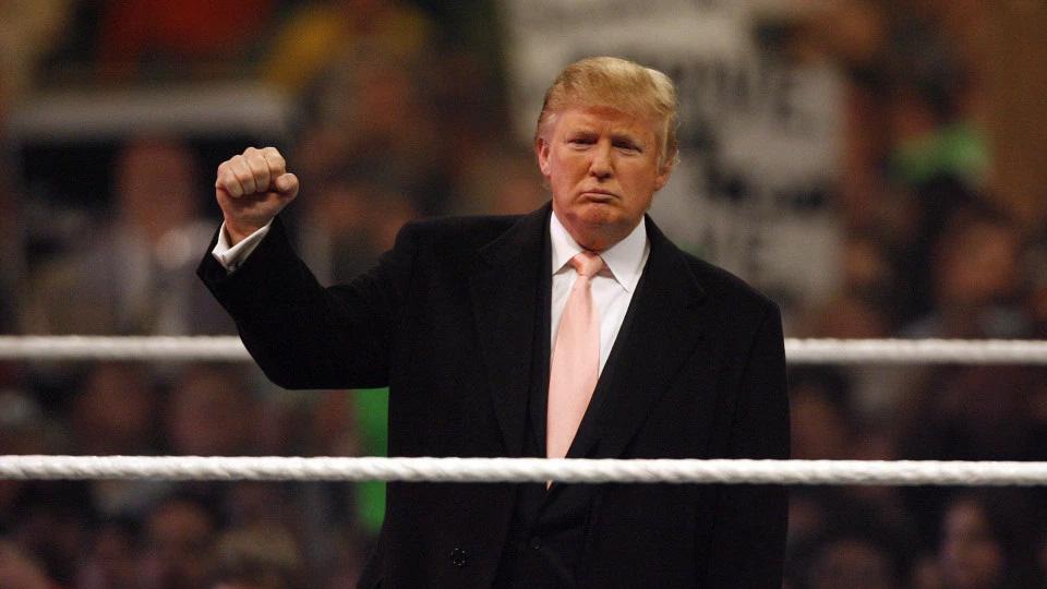 Terpilihnya Donald Trump sebagai Presiden Amerika Serikat turut memunculkan komentar dari pesepakbola dunia. - INDOSPORT